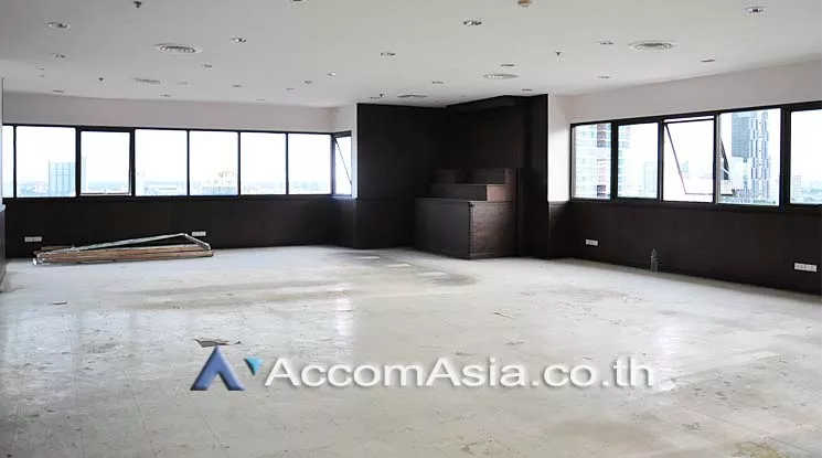 4  Office Space For Rent in Sukhumvit ,Bangkok BTS Ekkamai at Sorachai Building AA15040